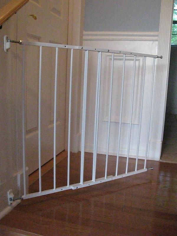 wall mounted baby gate