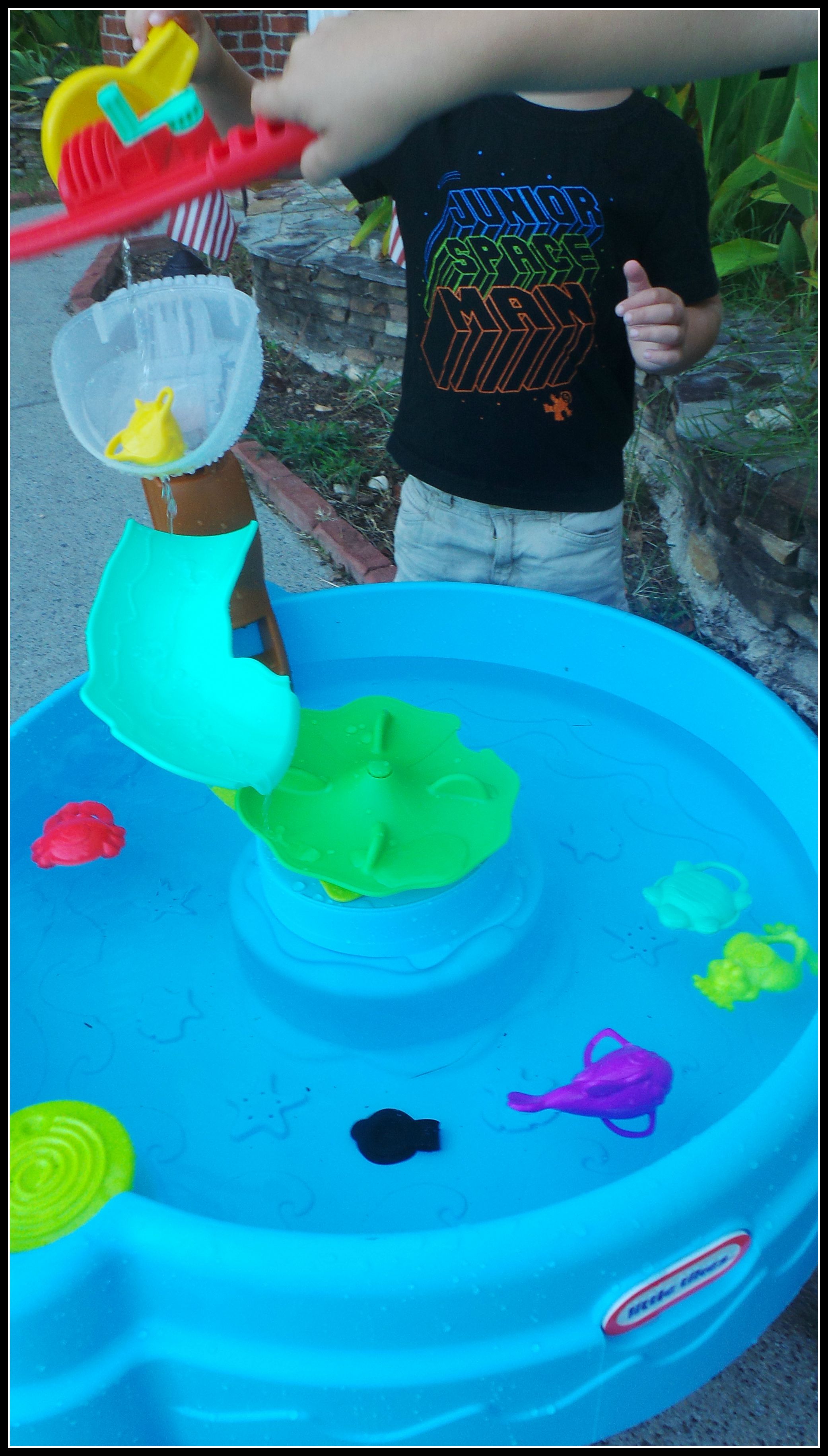 little tikes fish and splash water table