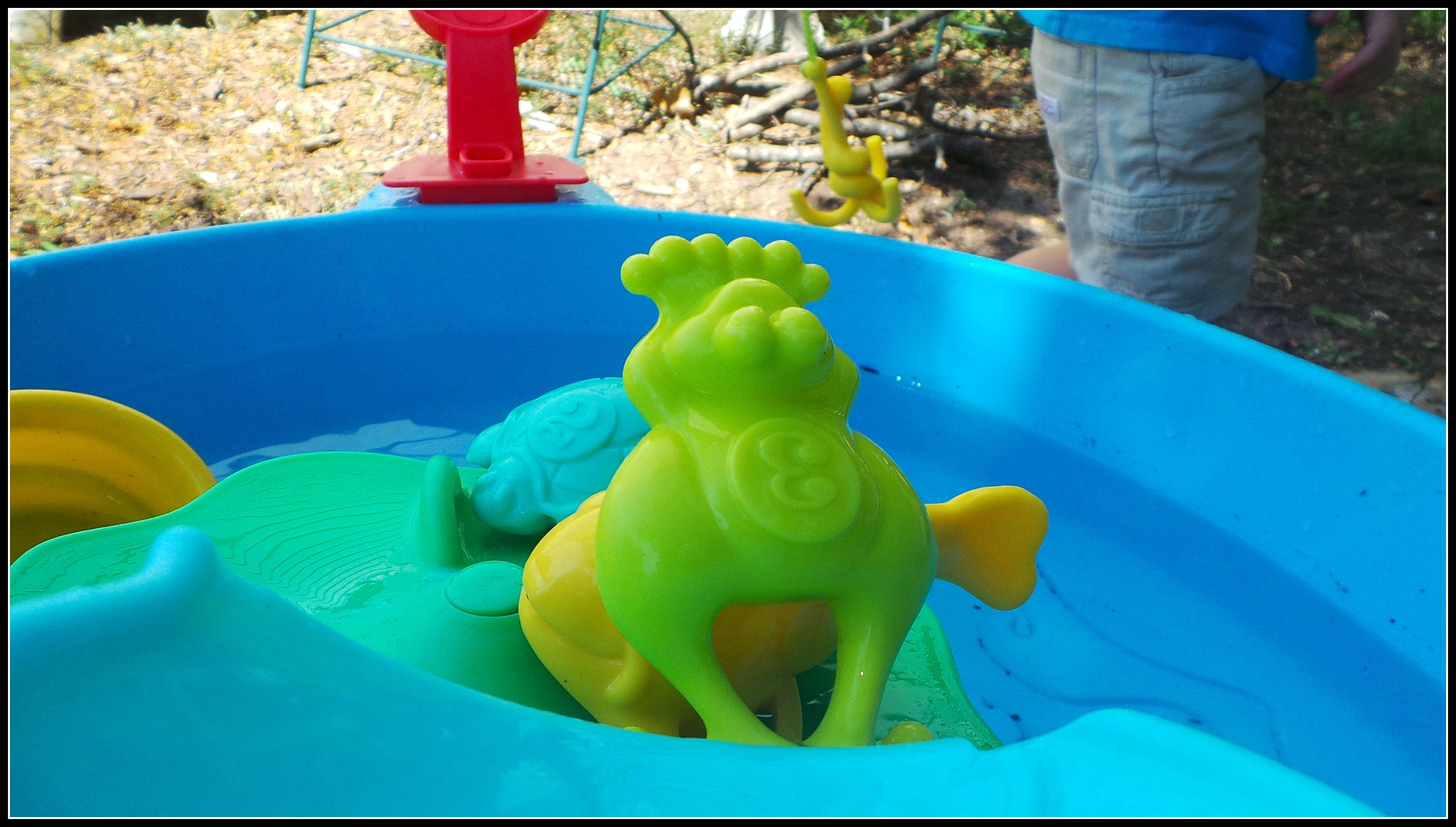 little tikes fish and splash water table